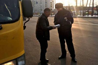 На трёх автобусных маршрутах Хабаровска нарушается масочный режим
