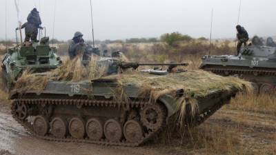 Украинские силовики размещают вооружение и технику в жилых районах Донбасса