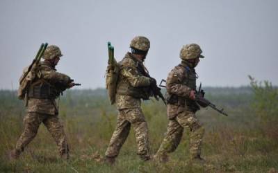 Гранатометы, стрелковое оружие и снайпер: боевики не прекращают обстрелы на Донбассе
