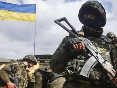 На Донбассе обстреляли украинских военных