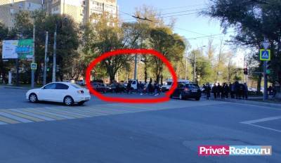 Толпа подростков перебегали ул. Малиновского не в положенном месте