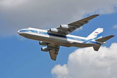 Два самолета Ан-124 доставили миротворцев из РФ в Ереван