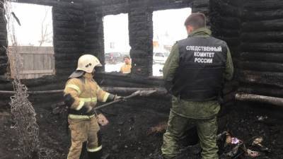 Трое взрослых и ребенок стали жертвами пожара в Новосибирской области