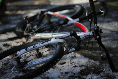 В Волгоградской области водитель без справ сбил велосипедистку