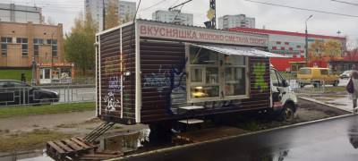 Предприниматель с молочной лавкой на колесах нелегально торгует в Петрозаводске