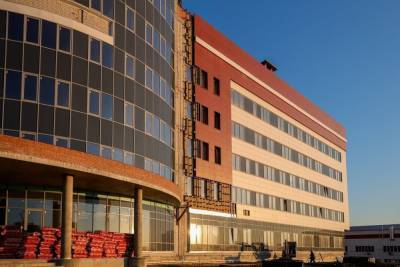 В новом корпусе онкоцентра в Волгограде проводят отопление
