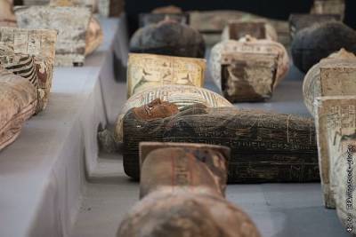 Близ Каира нашли более сотни 2500-летних саркофагов