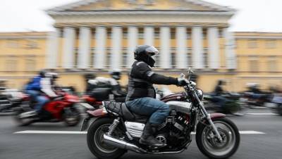 В Петербурге упал спрос на поддержанные автомобили и мотоциклы