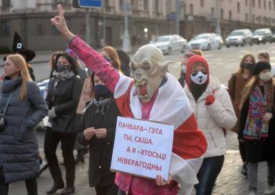 В Минске снова беспорядки: Применили газ и светошумовые гранаты