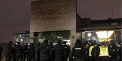 Полиция штурмовала один из ресторанов Киева. Заведение продолжал работать в карантин выходного дня