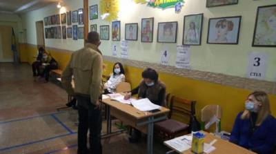 Наблюдатели фиксируют новые нарушения во время второго тура местных выборов