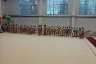 90 юных спортсменок собрались на соревнования по гимнастике в Туле