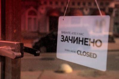 В Киеве полиция взяла штурмом ресторан, который работал в карантин (видео)
