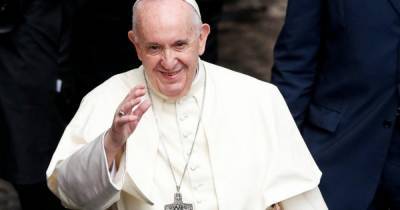 Ватикан без границ. Аккаунт Папы Римского "лайкнул" откровенное фото бразильской модели (фото)