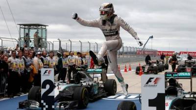 Формула-1: Хэмилтон стал семикратным чемпионом мира и повторил рекорд Шумахера