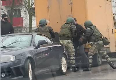 Силовики жестоко избили активиста в Минске: видео