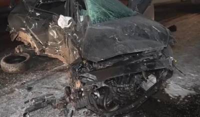 В Башкирии на трассе погиб водитель иномарки без прав, влетевший под грузовик