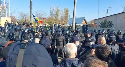 Приднестровцы снова могут голосовать – полиция Молдовы восстановила порядок на избирательных участках