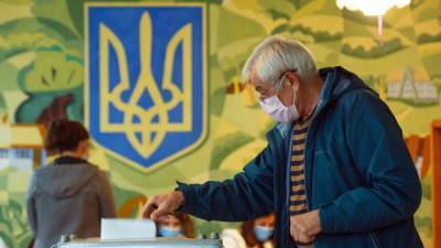 Второй тур местных выборов проходит на Украине