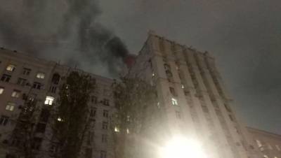 Источник рассказал подробности о пожаре в историческом здании в центре Москвы