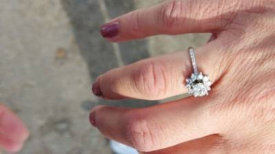 Чудо в Холоне: кольцо с бриллиантом нашли в куче прессованного мусора