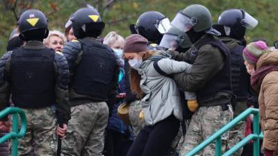 Более 600 человек задержали на акциях протеста в Белоруссии