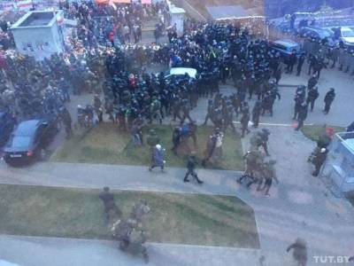 В Минске силовики задержали более 300 человек