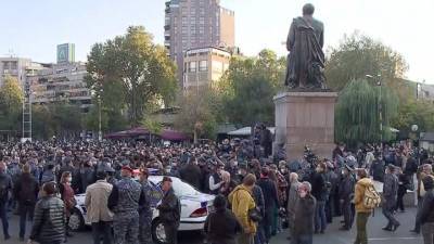 Ереван бурлит: военный конфликт стал внутриполитическим