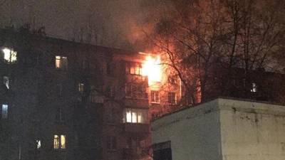 В Москве пожарные спасли из горящей квартиры шестерых человек