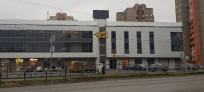 В построенном на месте рынка ФОКе в Петрозаводске торгуют пиццей и пивом (ФОТОФАКТ)