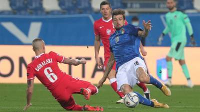 Футболисты Италии выиграли у поляков и лидируют в группе