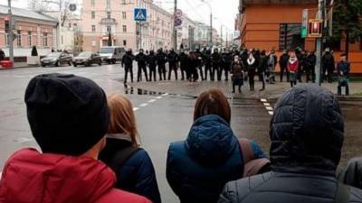 В Беларуси снова наивысшее количество задержанных ОМОНом. Среди них - "врач года"