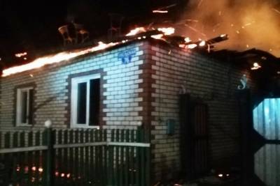 В Челябинской области при пожаре погибла семья с ребенком