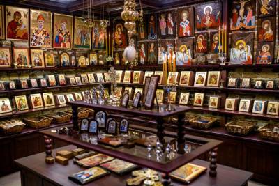 Пожар произошел на складе икон в монастыре в Санкт-Петербурге