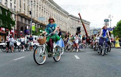 Для пешеходов и велосипедистов в Украине ввели новые правила