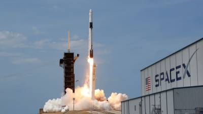 SpaceX совершила второй запуск корабля Crew Dragon к МКС