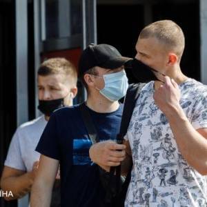 В Украине за сутки выявили 9,8 тыс. случаев коронавируса