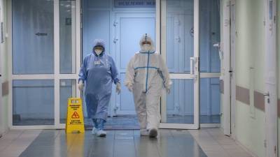 В России за сутки умерли 303 пациента с коронавирусом