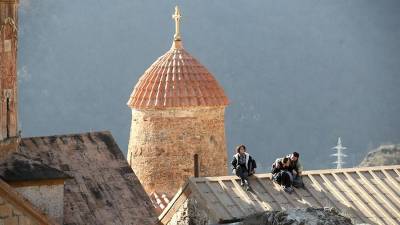 Путин заявил о необходимости сохранения храмов на территории Карабаха