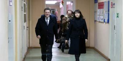Жена мэра Томска во время обыска пыталась избавиться от 1,3 млрд рублей
