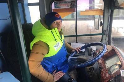 Водителей автобусов в России обяжут носить противосонный браслет