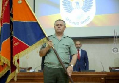 Пашинян дважды за год уволил с постов армянского генерала
