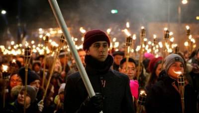 Латвийские радикалы призвали устроить факельное шествие «по удалёнке»
