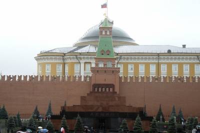 В Москве из-за COVID закроют Мавзолей и некрополь у Кремлевской стены