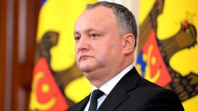 Додон поздравил Санду с победой во втором туре выборов президента Молдовы