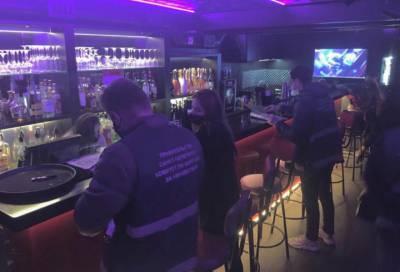 Более 20 клубов и баров нарушили запрет на ночную работу в Петербурге