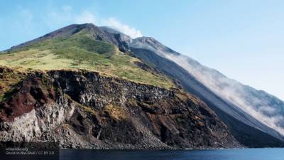 Активность вулкана Стромболи усилилась в Италии