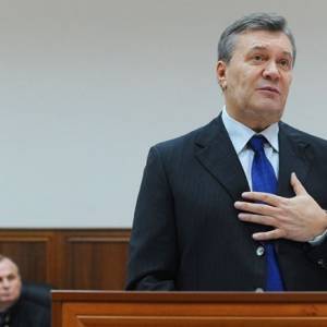 Суд отменил Януковичу заочный арест