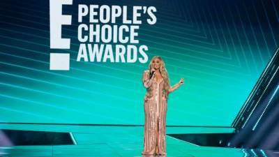 People’s Choice Awards: самые яркие наряды звезд на церемонии
