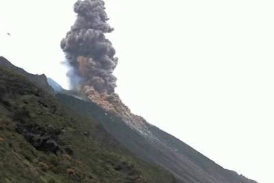 В Италии проснулся вулкан Стромболи